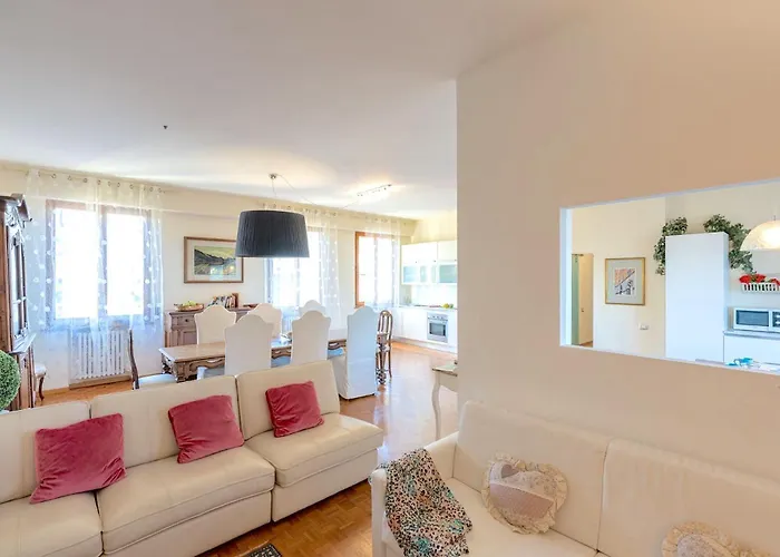 Casamia Tuscan Oasis 4br Panoramic Penthouse Hot Tub & Easy Parking 公寓 锡耶纳